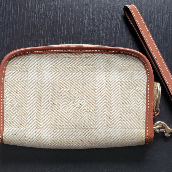 DOONEY & BOURKE | Wristlet